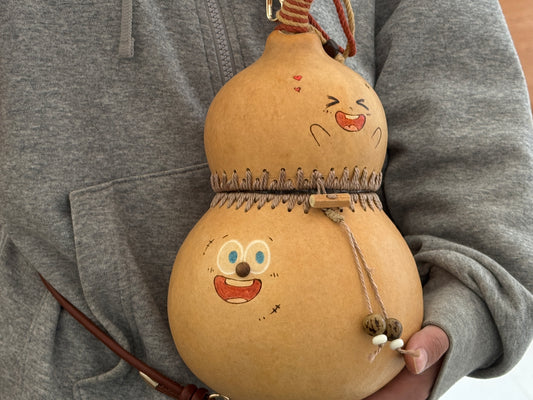 Gourd shoulder bag. Natural gourd products make your travel different